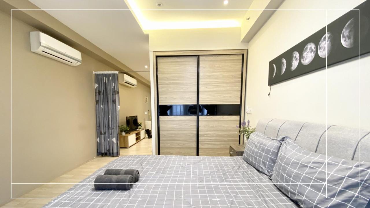 13a-aurora Place- Pavilion Apartment